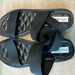 Black Steve Madden Elastic Sandals 7.5 New without tags.